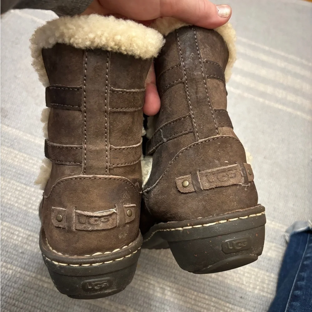 Ugg Caspia Shearling-Lined lace up Boots size 7